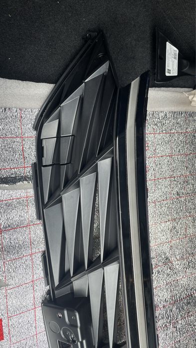 Решетка радиатора Елантра 2024