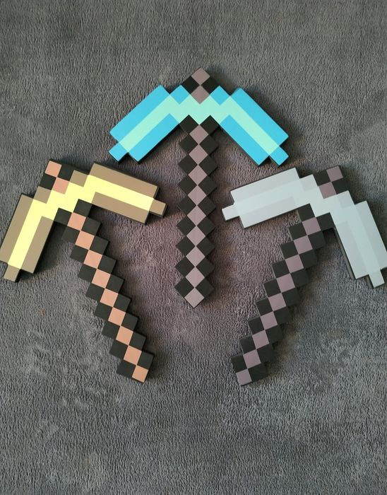 Майнкрафт Minecraft диамантен меч кирка,брадва играчка Маинкрафт 35лв.