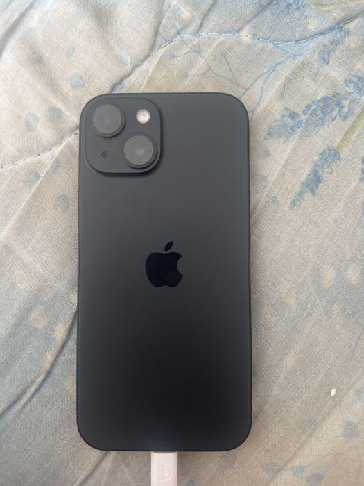 Продам айфон 15 в хорошем состочнии