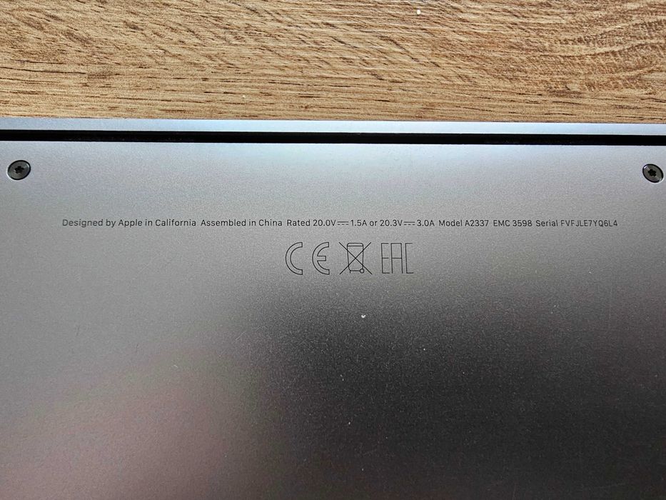 Apple MacBook Air M1 13 inch (2020) – 8GB RAM | 256GB SSD | 88% батерия | +зарядно | Space Gray