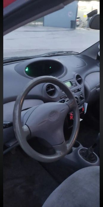 Тойота ярис 1.0 VVT-i бензин 68 к.с