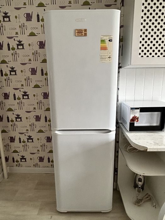 Холодильник новый бирюса