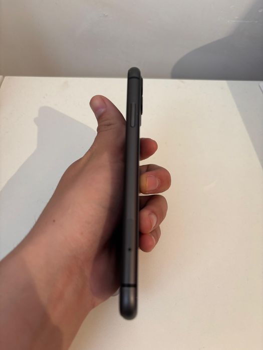 Iphone 11 в хорошем состоянии