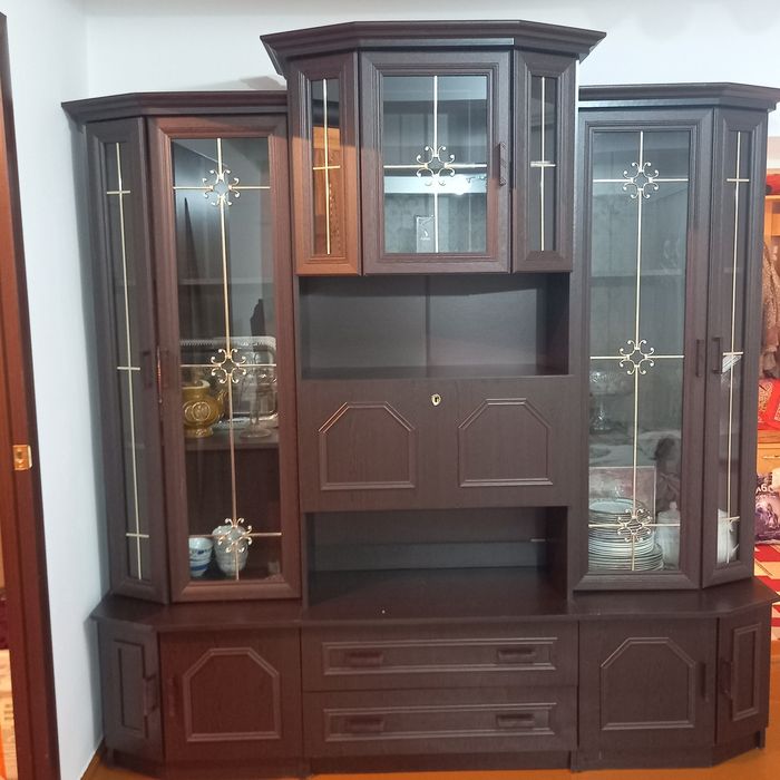 Продам стенку в отличном состоянии.