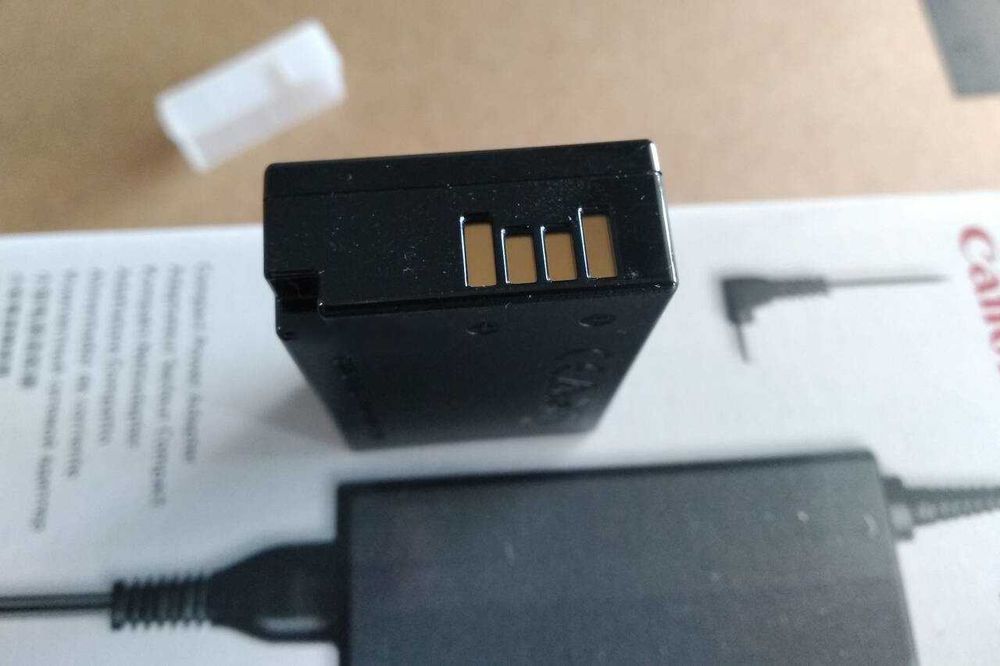 Захранване за камери Canon