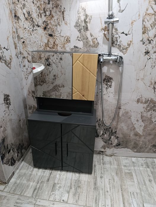 Комплект шкафове за баня