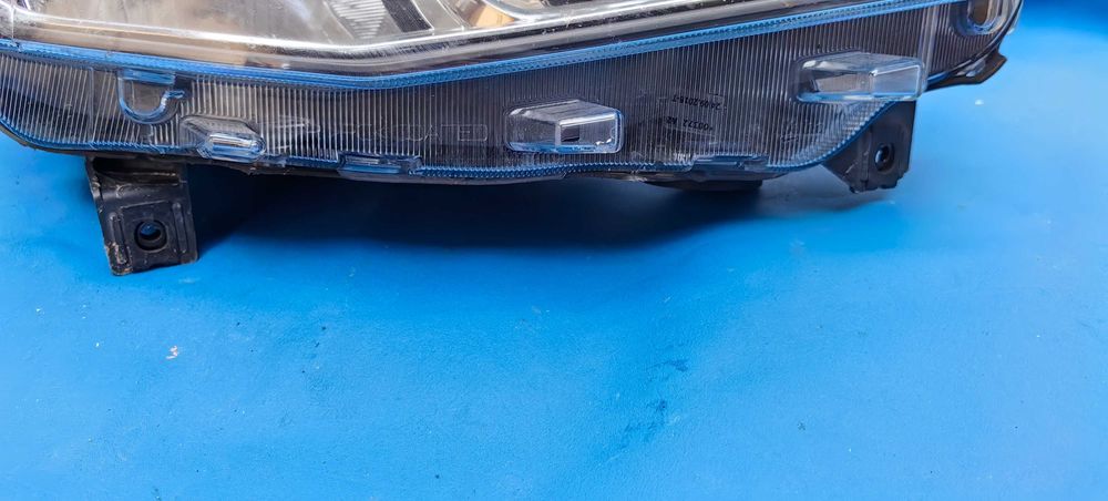 Десен фар за Seat Ibiza V / Фар за Сеат Ибиза 5