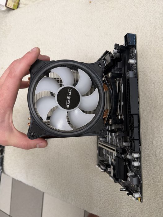 Kit procesor xeon e5 2690 v3 2.60 ghz + placa de baza asus x99