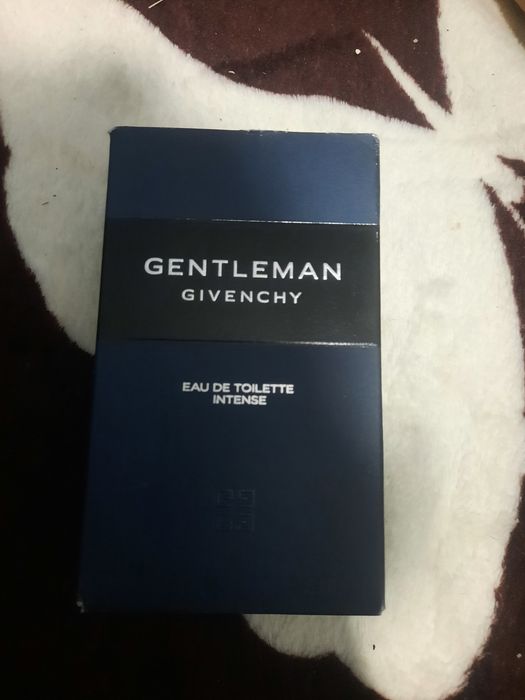 Vând parfum gentleman Givenchy
