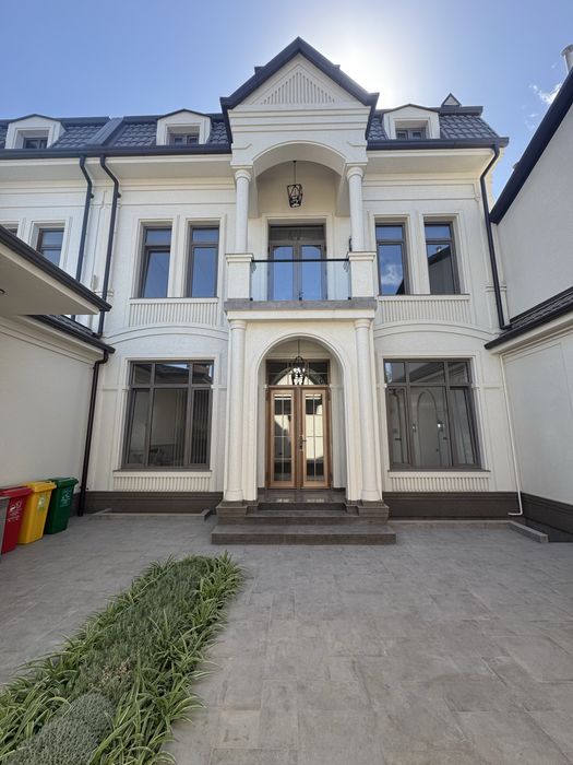 Продается Трех урувневый Евродом.