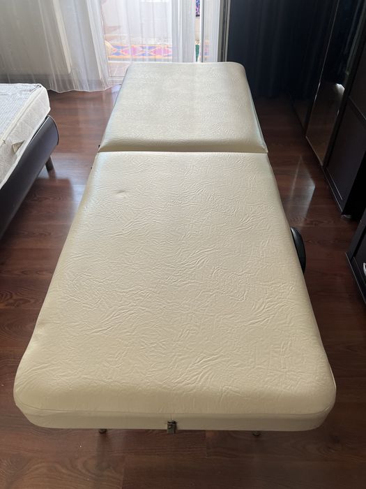 Продам кушетку б/у