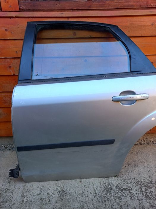 Usa ford focus 2, stanga spate