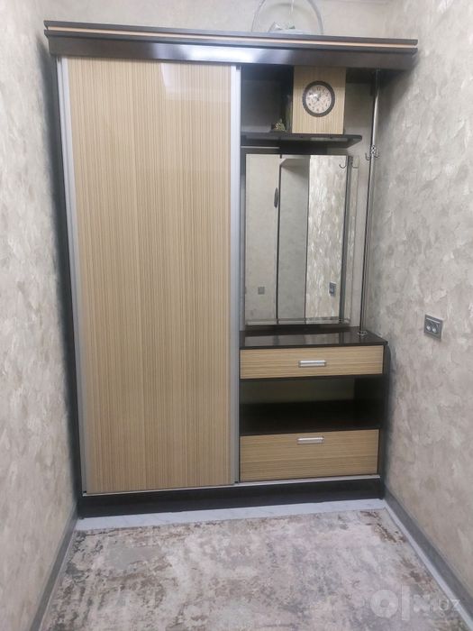 Продаётся прихожая мебель