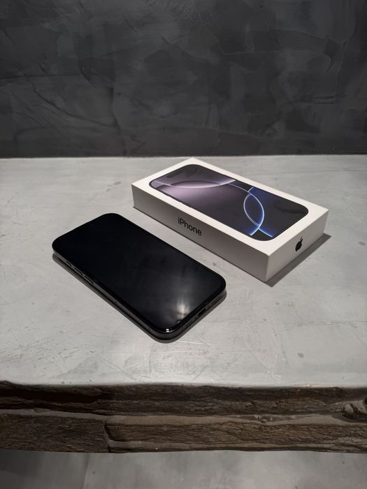 КАТО ЧИСТО НОВ Iphone 16 Pro, 100% батерия