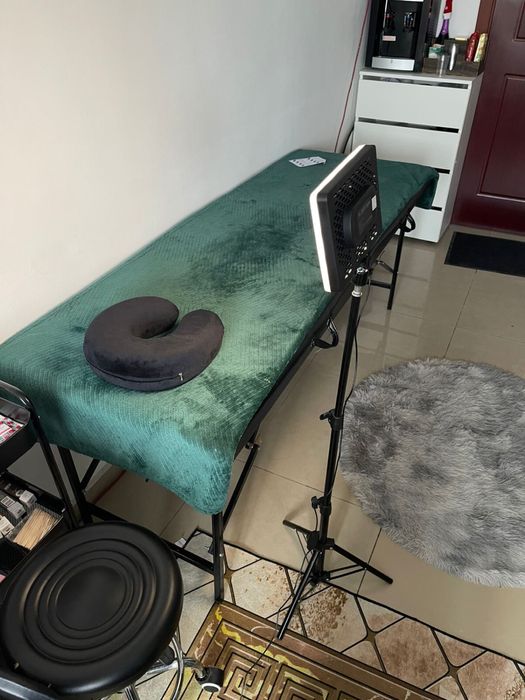 Продам кушетка,стул мастера ,помощник