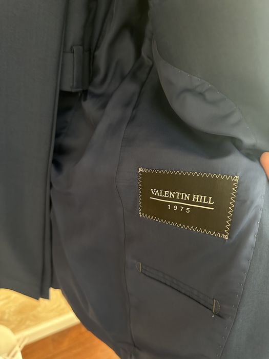 Продается мужской костюм