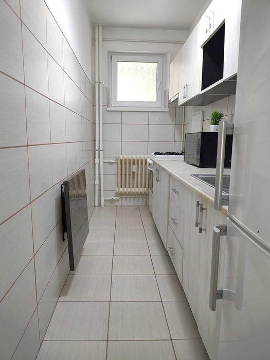 Particular, vand garsoniera 5 minute metrou Gorjului, bloc reabilitat termic