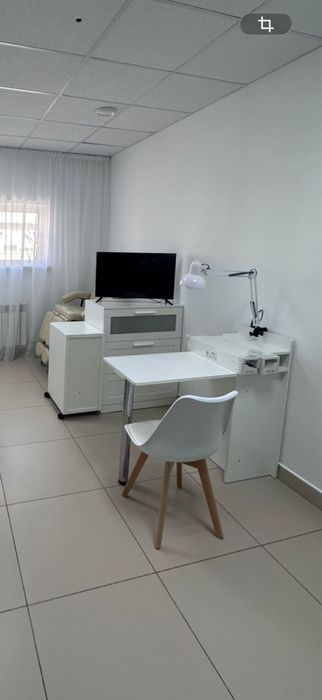 Маникюрный стол в аренду 50000