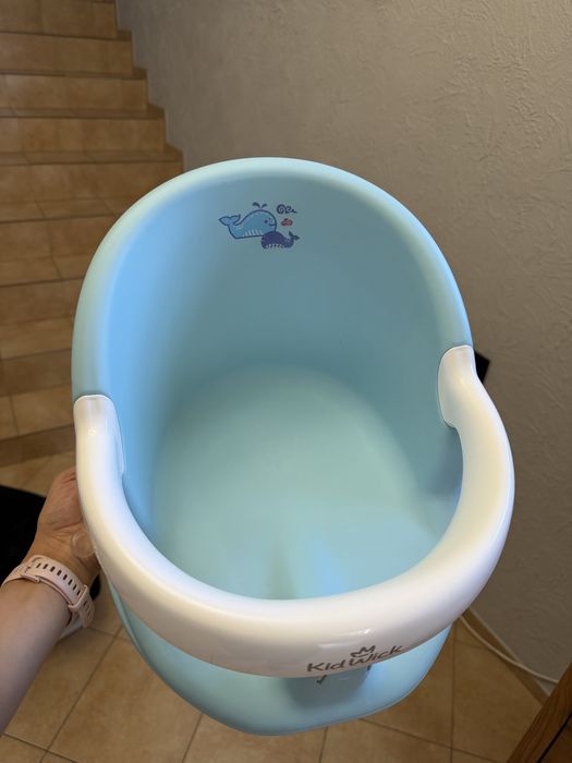 стульчик поддержка для ребенка в ванной