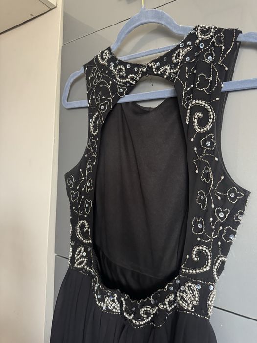 Коктейлна/бална рокля с гол гръб