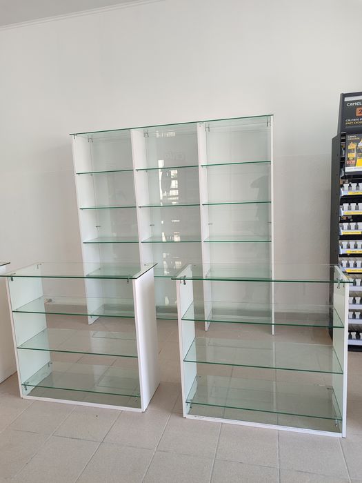 Rafturi,tejghele,mobilier magazine