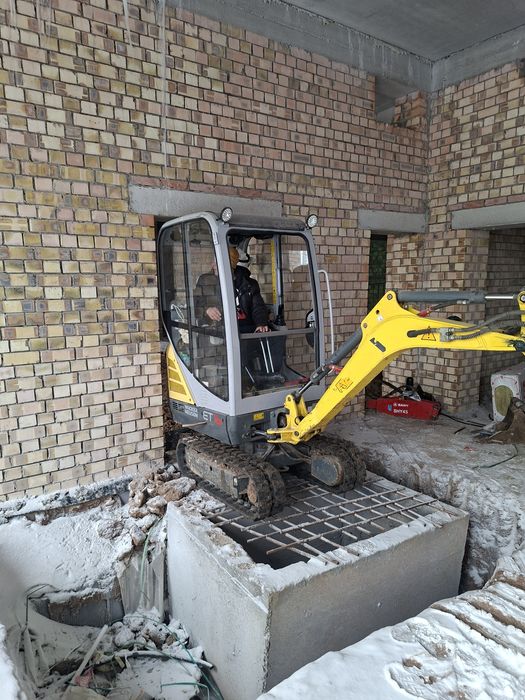 Услуги мини экскаватора. Блоха.