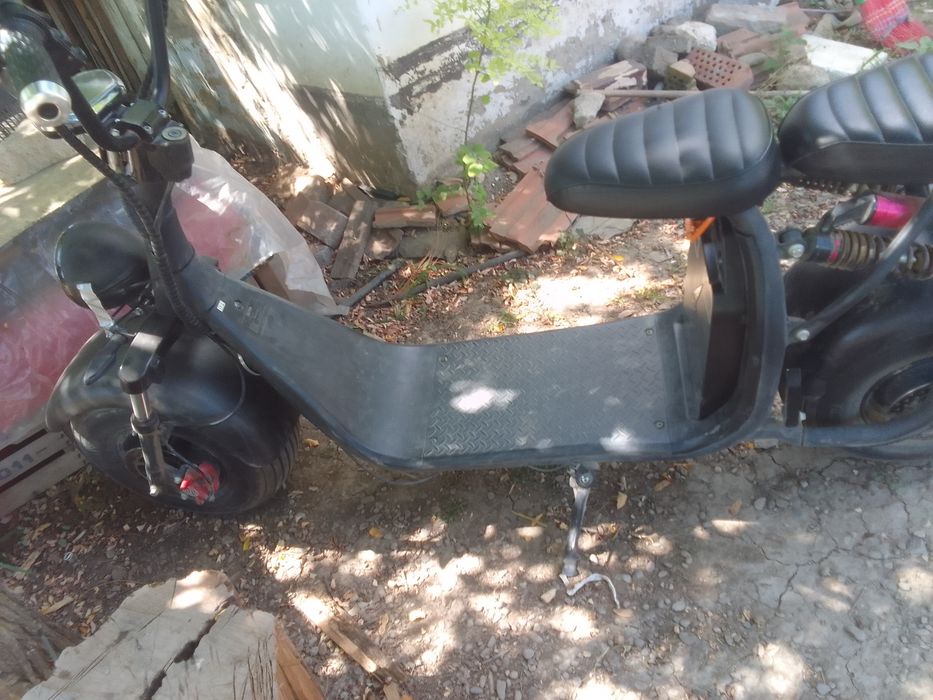 Vand scuter electric pret 30 milioane fix