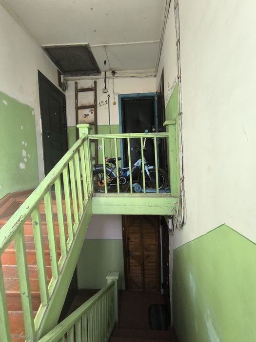 2 х ком квартиру  площадь 44 м². В деревянном доме Спутник 9. Огород