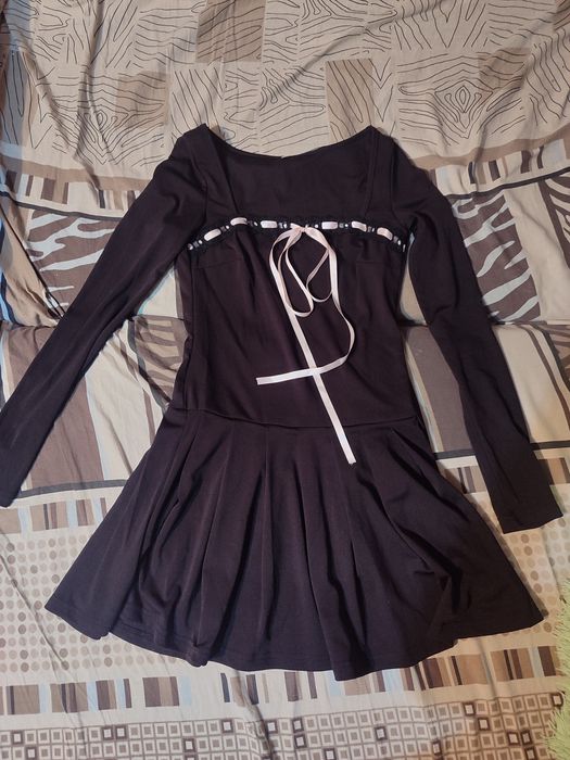 Чёрное коротенькое платье