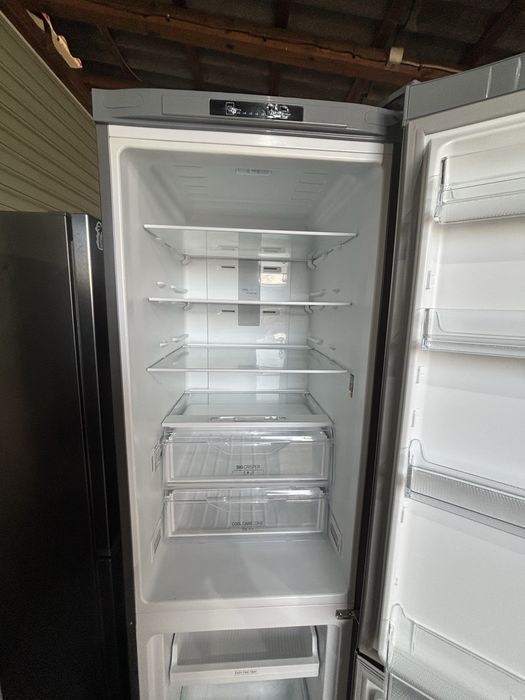 Хладиник с фризер