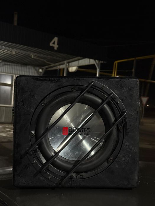 Сабвуфер Element 5 в идеальном состоянии