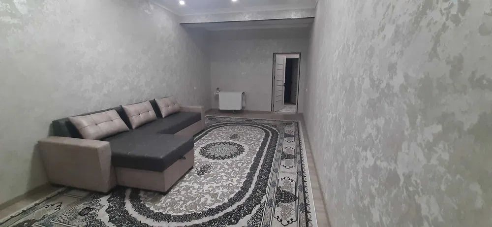 Yashnobod tumani Parkentskiy bozor yaqinida 1xonali kvartira bor