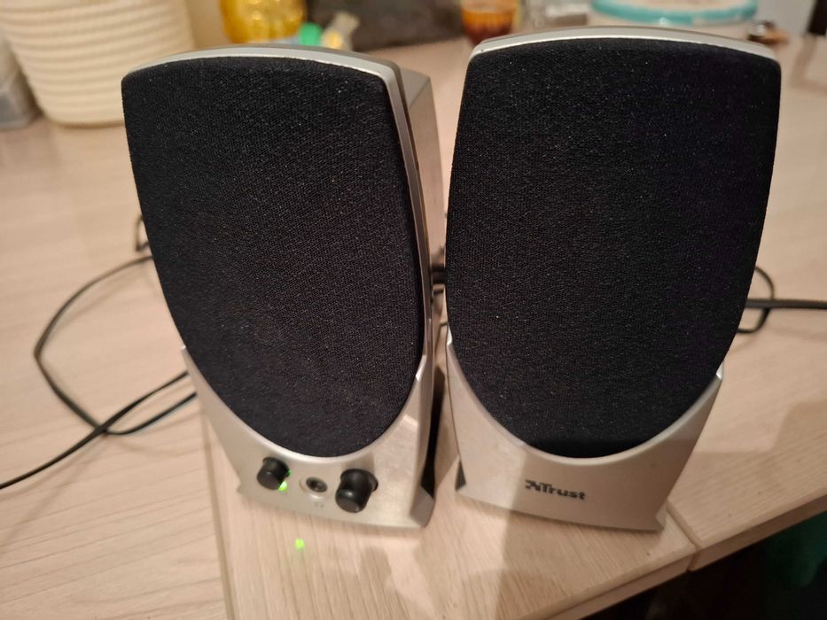 Две проводные колонки