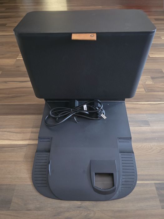 Продавам прахосмукачка робот IROBOT J7+