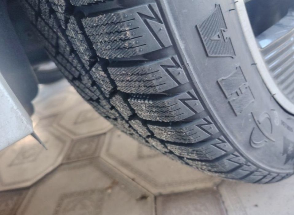 Продам шины всесезонные
