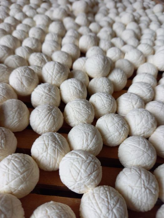 Toza qurt faqat optomga kamida 100 kg zakas olamiz Narxi 70000