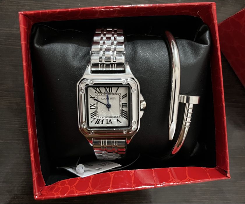 Часы квадратные Cartier