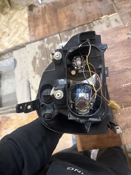 Фара приора 1 левая оригинал бош