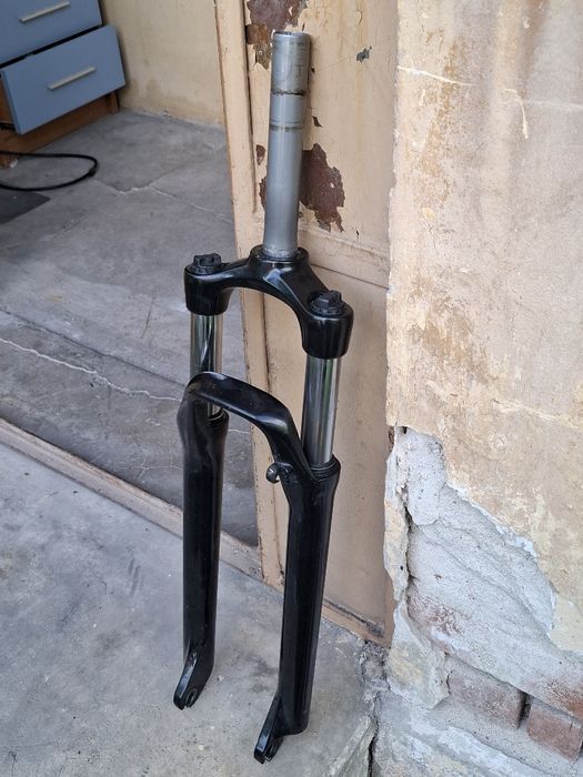 Furca suntour XCM in stare perfectă