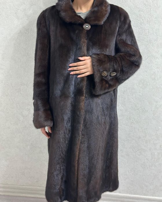 Продаётся норковая шуба