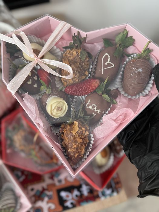 Клубника в шоколаде свежий