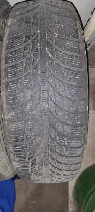 Шины б/у комплект