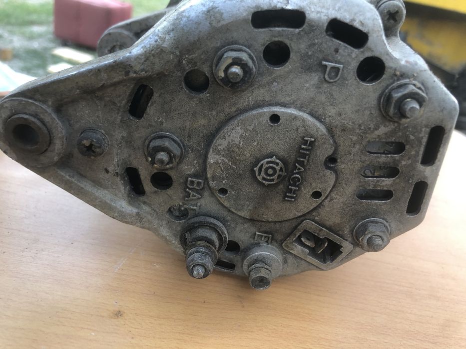 Генератор Hitachi 24 вольт