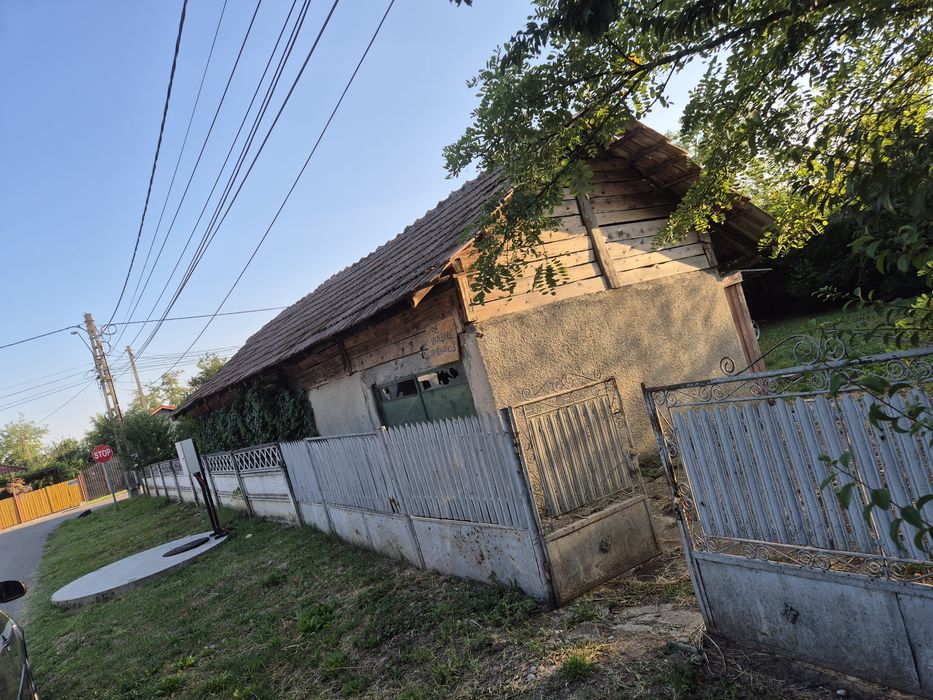 Vand casă  bătrâneasca