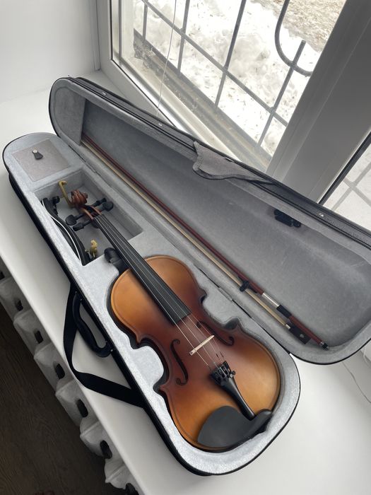 Скрипка 4/4 цвет коричнивый