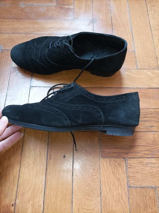 Продавам обувки и сандали естествена кожа 38 номер