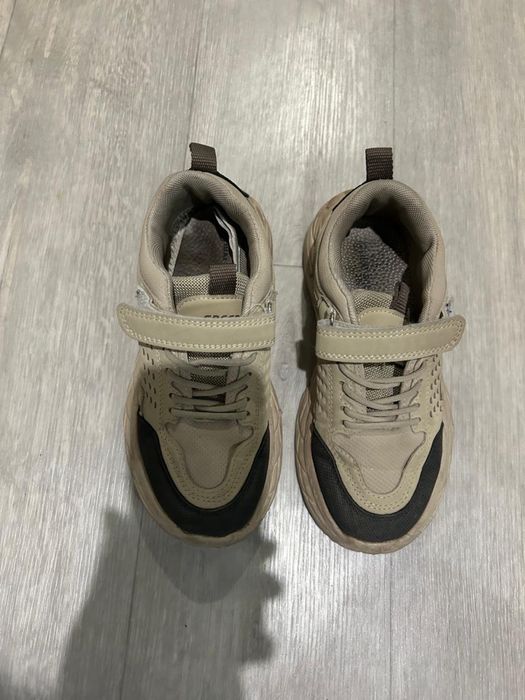 Продам обувь для девочки