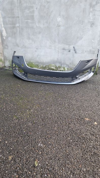 Bara fata Skoda Skala