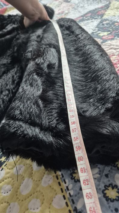 Haină blană naturală neagră, lungă, mărimea estimata  XXL, căptușeală satinată