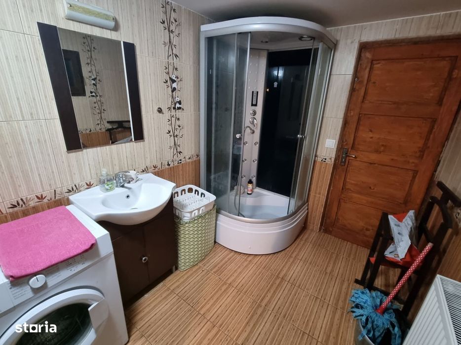 Casa de inchiriat pentru birou/cabinet/salon, curte proprie- Mioritei